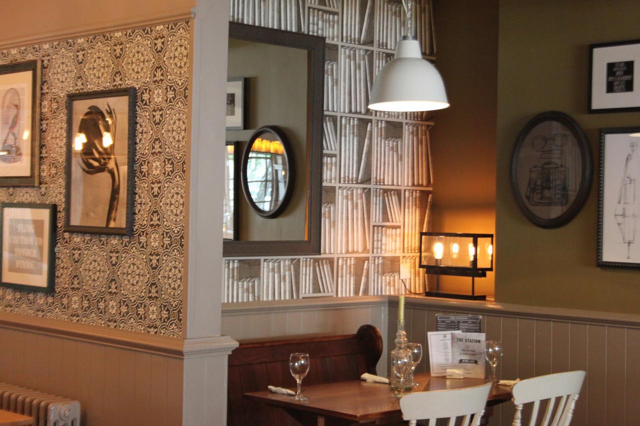 The Station Hotel West Byfleet Eksteriør billede