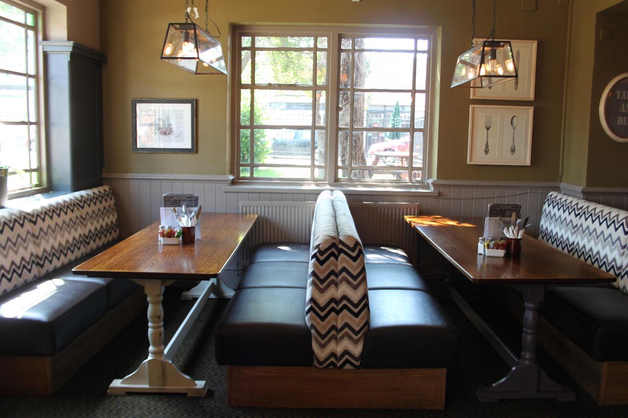 The Station Hotel West Byfleet Eksteriør billede