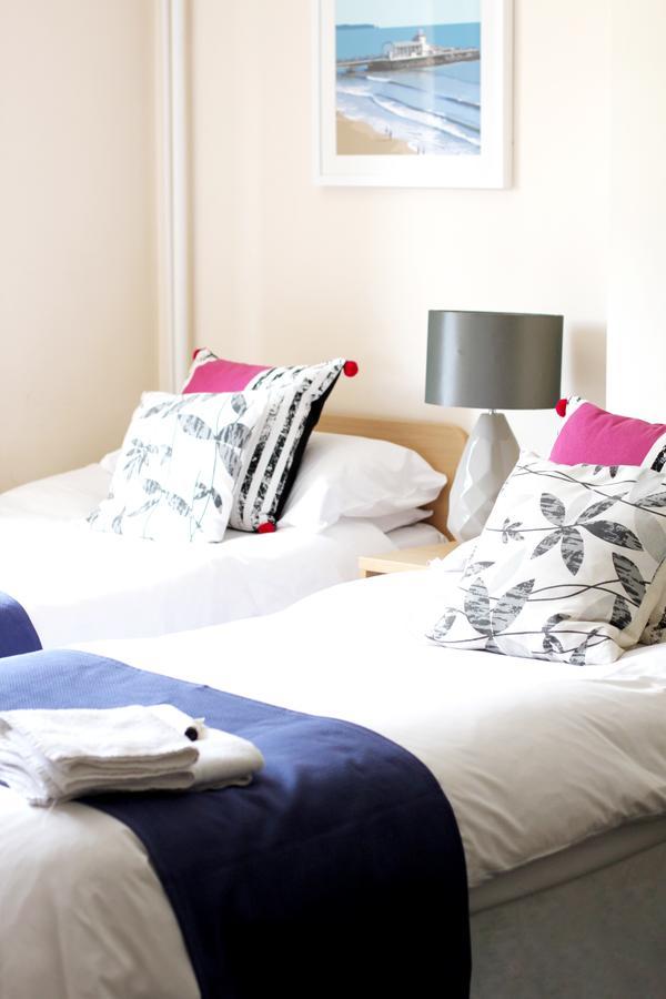 The Station Hotel West Byfleet Eksteriør billede