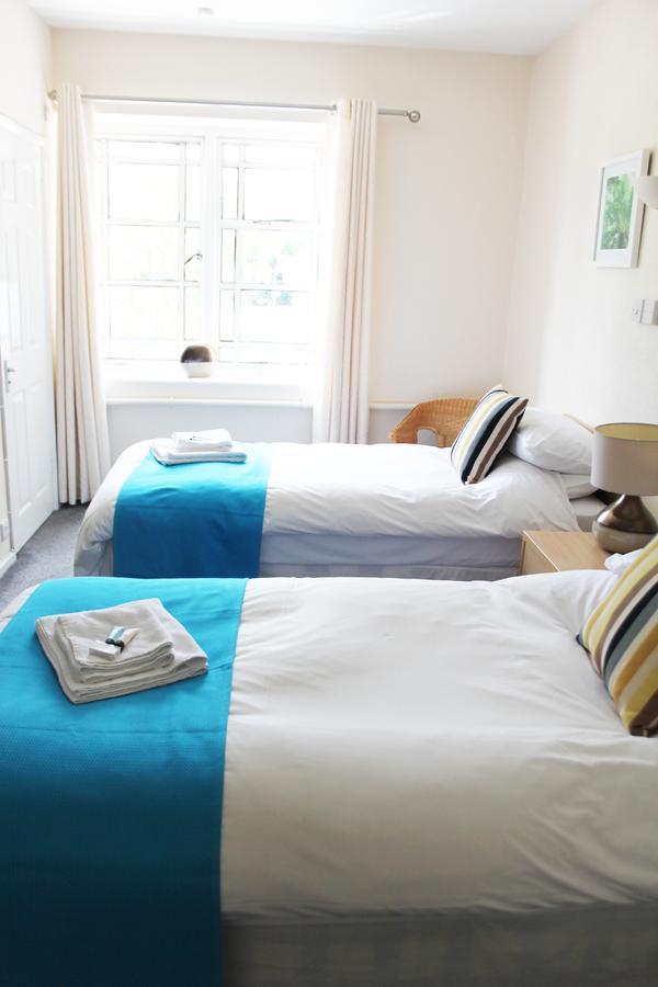 The Station Hotel West Byfleet Eksteriør billede