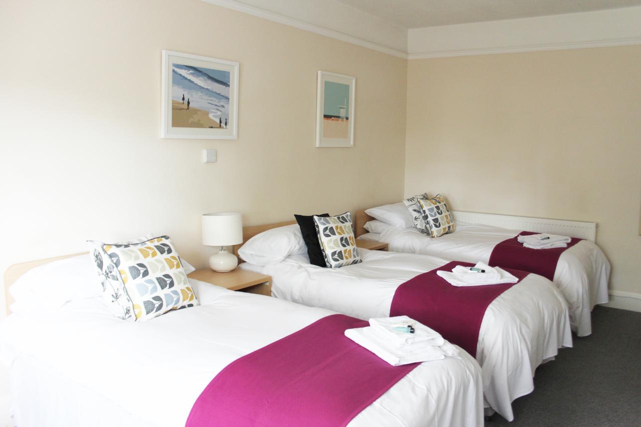 The Station Hotel West Byfleet Eksteriør billede