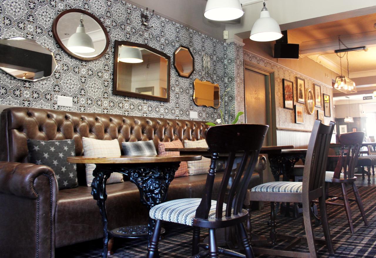 The Station Hotel West Byfleet Eksteriør billede