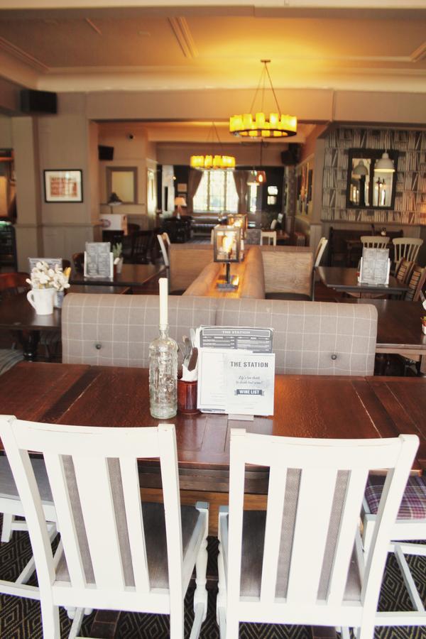 The Station Hotel West Byfleet Eksteriør billede